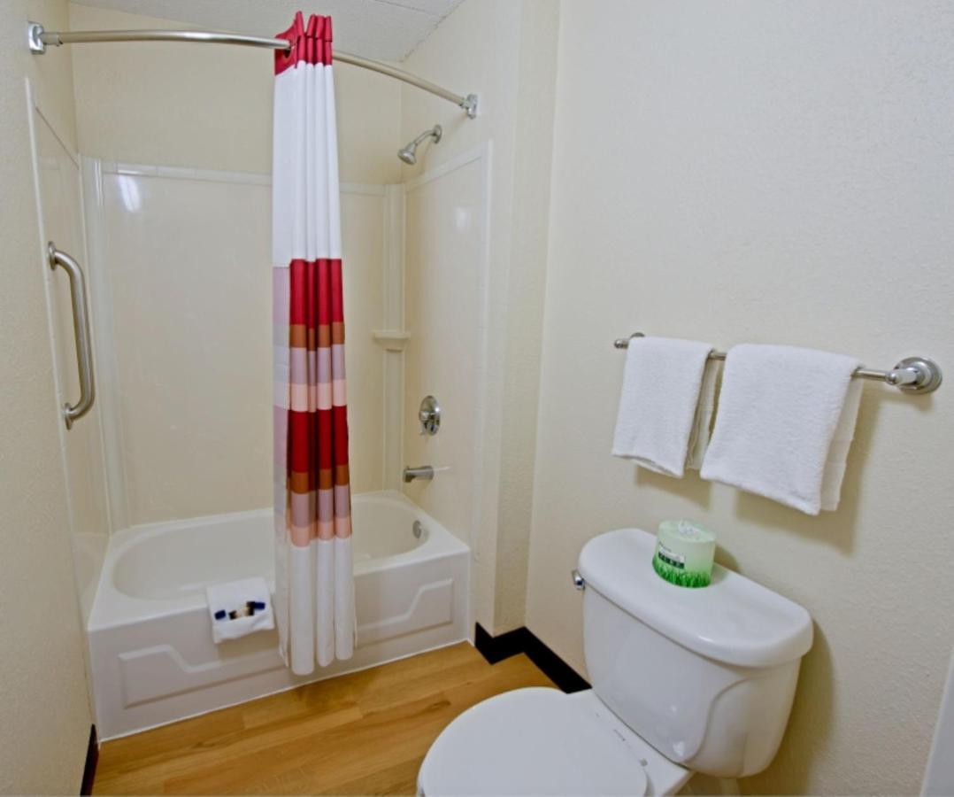 Red Roof Inn Charleston West - Hurricane, Wv Teays Valley Exterior photo